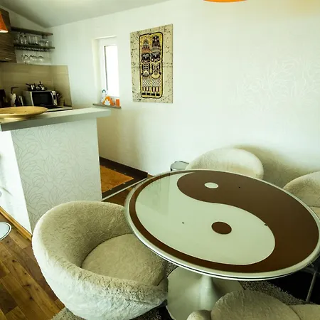 Queen Of Apartman
