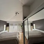 Apartment Queen Of *